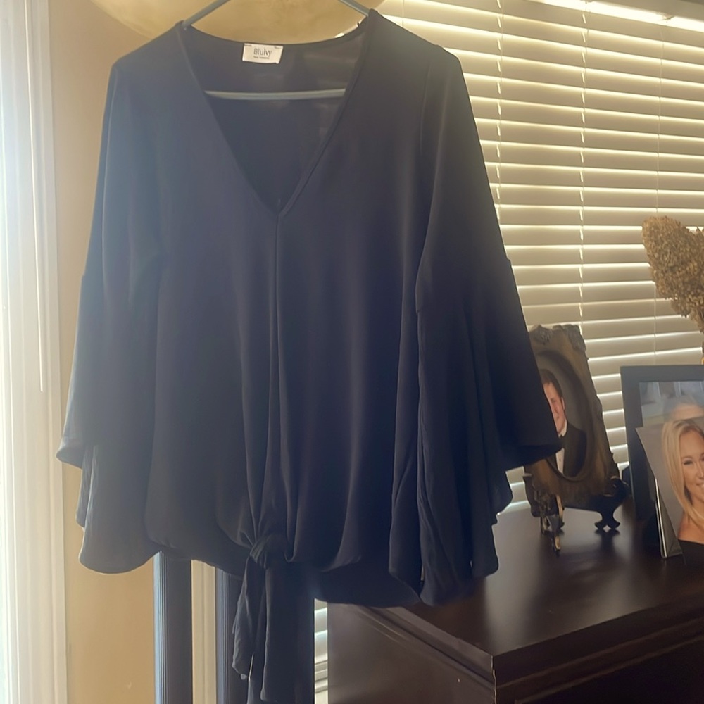Bluivy black bat wing front tie blouse.